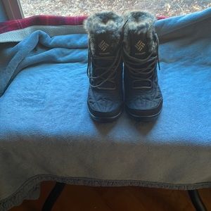 Women’s Columbia waterproof boots.